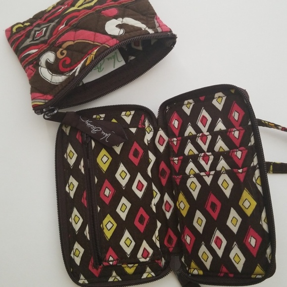 Vera Bradley Coin & Wallet - Picture 4 of 5